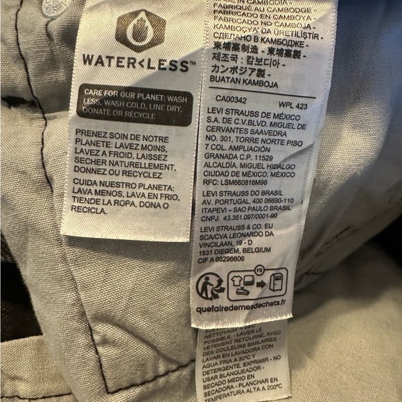 Levi’s Women’s Washed Black Denim Cut Off 501 Button Fly Shorts size 34 (O) - Picture 8 of 14